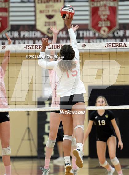 Thumbnail 2 in Mater Dei @ JSerra Catholic photogallery.