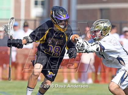 Thumbnail 2 in Bayport-Blue Point vs Sayville (Section 11 Class B Semifinal) photogallery.