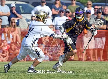 Thumbnail 3 in Bayport-Blue Point vs Sayville (Section 11 Class B Semifinal) photogallery.