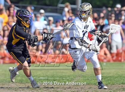 Thumbnail 2 in Bayport-Blue Point vs Sayville (Section 11 Class B Semifinal) photogallery.