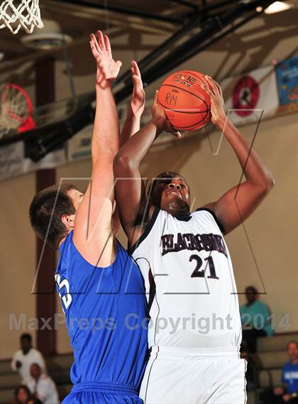 Thumbnail 1 in Irvington vs. La Quinta (MaxPreps Holiday Classic) photogallery.