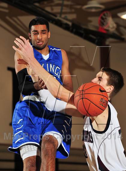 Thumbnail 2 in Irvington vs. La Quinta (MaxPreps Holiday Classic) photogallery.