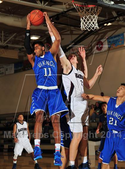 Thumbnail 3 in Irvington vs. La Quinta (MaxPreps Holiday Classic) photogallery.
