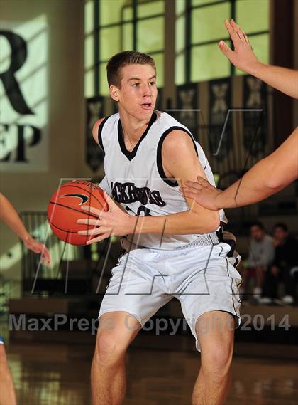 Thumbnail 3 in Irvington vs. La Quinta (MaxPreps Holiday Classic) photogallery.