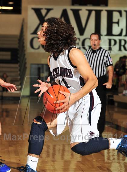 Thumbnail 3 in Irvington vs. La Quinta (MaxPreps Holiday Classic) photogallery.
