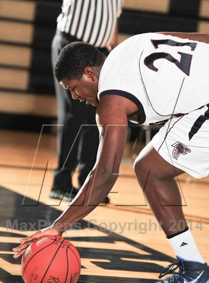 Thumbnail 3 in Irvington vs. La Quinta (MaxPreps Holiday Classic) photogallery.