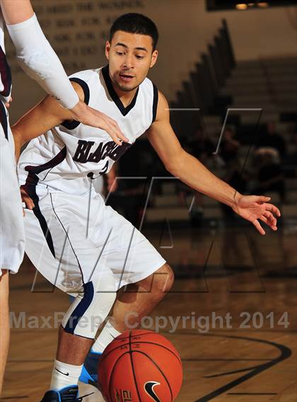 Thumbnail 3 in Irvington vs. La Quinta (MaxPreps Holiday Classic) photogallery.