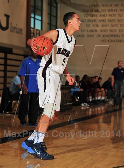 Thumbnail 2 in Irvington vs. La Quinta (MaxPreps Holiday Classic) photogallery.