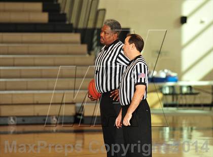 Thumbnail 2 in Irvington vs. La Quinta (MaxPreps Holiday Classic) photogallery.