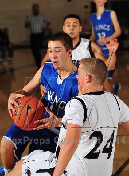 Thumbnail 3 in Irvington vs. La Quinta (MaxPreps Holiday Classic) photogallery.