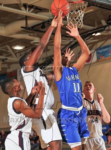 Thumbnail 2 in Irvington vs. La Quinta (MaxPreps Holiday Classic) photogallery.