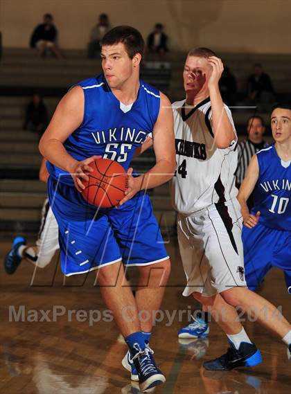 Thumbnail 2 in Irvington vs. La Quinta (MaxPreps Holiday Classic) photogallery.
