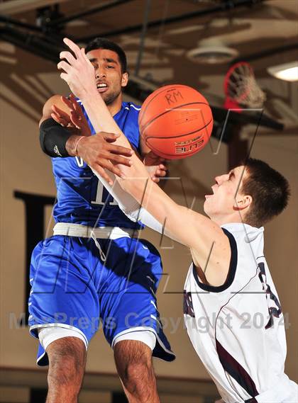 Thumbnail 1 in Irvington vs. La Quinta (MaxPreps Holiday Classic) photogallery.