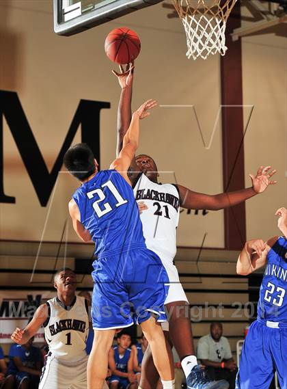 Thumbnail 3 in Irvington vs. La Quinta (MaxPreps Holiday Classic) photogallery.