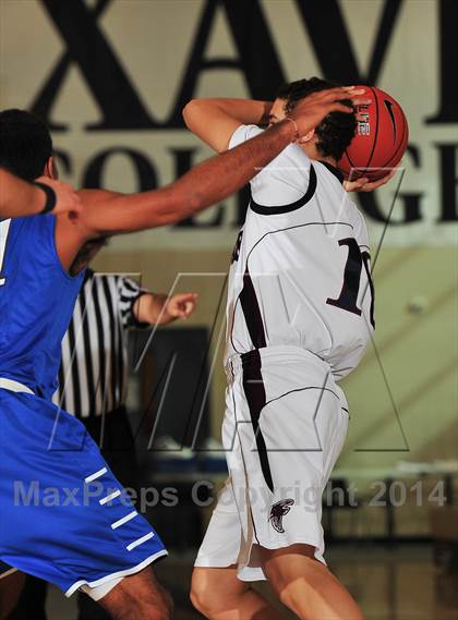 Thumbnail 2 in Irvington vs. La Quinta (MaxPreps Holiday Classic) photogallery.
