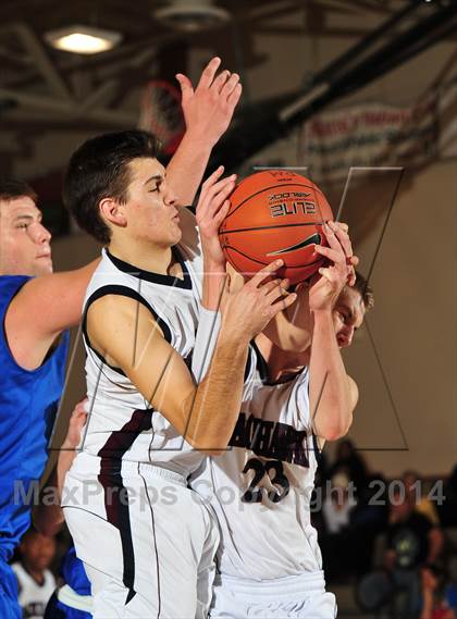 Thumbnail 1 in Irvington vs. La Quinta (MaxPreps Holiday Classic) photogallery.