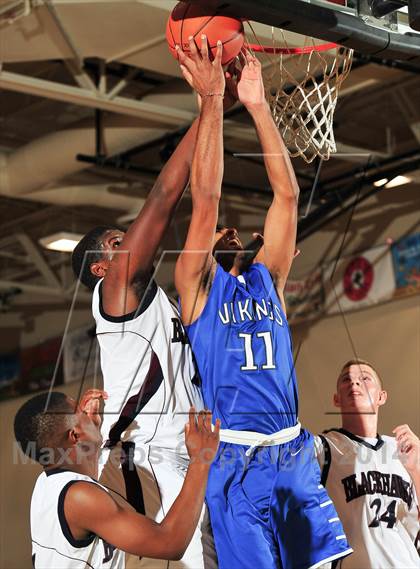 Thumbnail 1 in Irvington vs. La Quinta (MaxPreps Holiday Classic) photogallery.