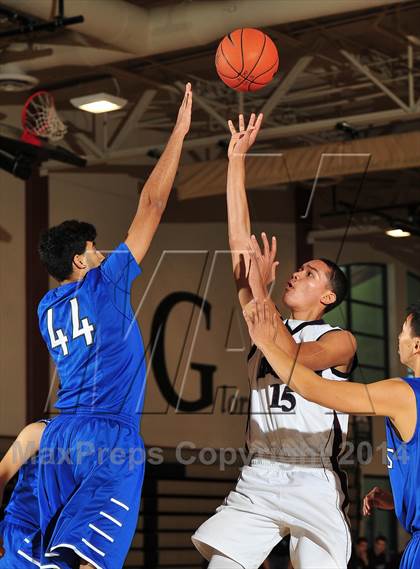 Thumbnail 1 in Irvington vs. La Quinta (MaxPreps Holiday Classic) photogallery.