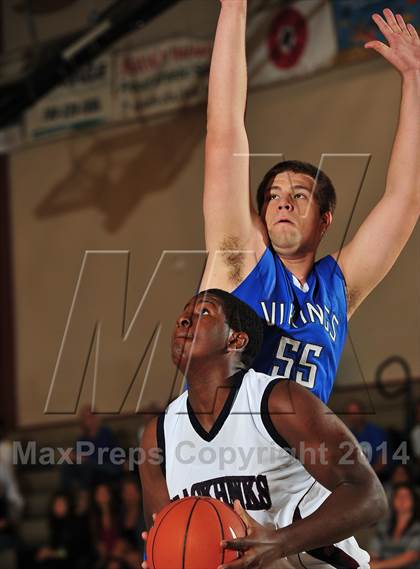 Thumbnail 1 in Irvington vs. La Quinta (MaxPreps Holiday Classic) photogallery.
