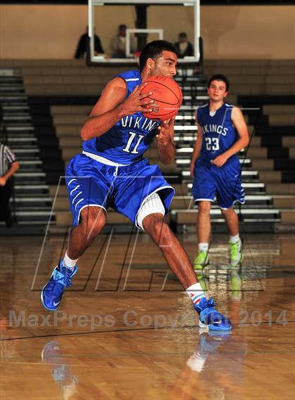 Thumbnail 2 in Irvington vs. La Quinta (MaxPreps Holiday Classic) photogallery.
