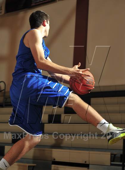 Thumbnail 1 in Irvington vs. La Quinta (MaxPreps Holiday Classic) photogallery.