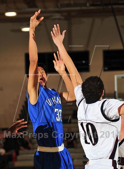 Thumbnail 3 in Irvington vs. La Quinta (MaxPreps Holiday Classic) photogallery.