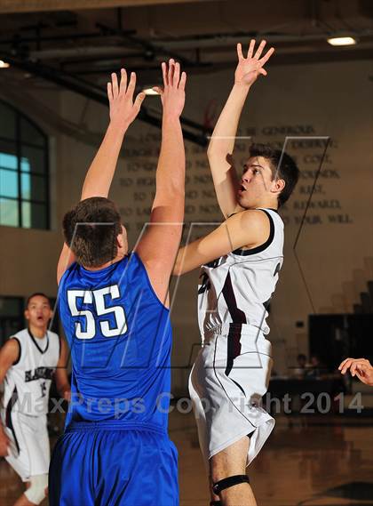 Thumbnail 3 in Irvington vs. La Quinta (MaxPreps Holiday Classic) photogallery.