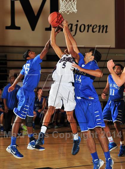 Thumbnail 2 in Irvington vs. La Quinta (MaxPreps Holiday Classic) photogallery.