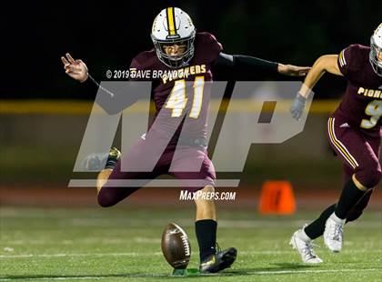 Thumbnail 1 in Simi Valley vs. Orange (CIF SS D10 Semifinal) photogallery.