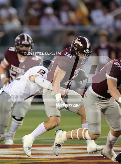 Thumbnail 1 in Bowie @ Dripping Springs photogallery.