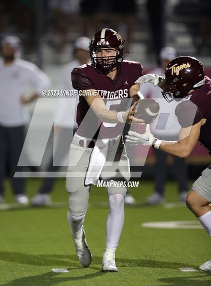 Thumbnail 2 in Bowie @ Dripping Springs photogallery.