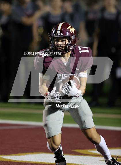 Thumbnail 1 in Bowie @ Dripping Springs photogallery.