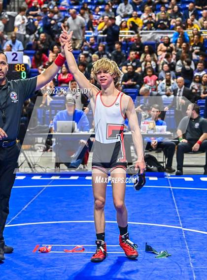 Thumbnail 3 in UIL State Championships - 5A 106lb Final photogallery.