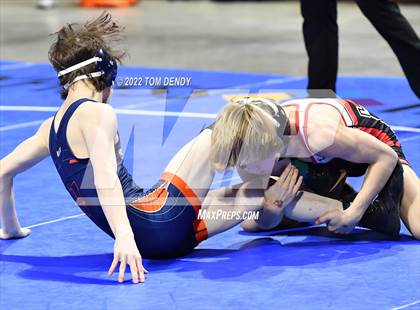 Thumbnail 3 in UIL State Championships - 5A 106lb Final photogallery.