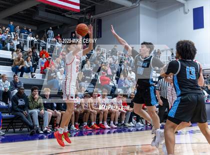 Thumbnail 2 in Lee's Summit West vs Blue Valley West (810 Varsity Showcase #39) photogallery.