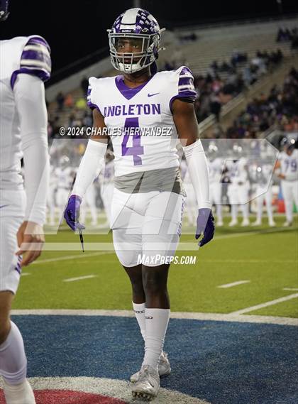 Thumbnail 3 in Angleton vs. College Station (UIL 5A Football Division I Region 3 Regional Playoff) photogallery.