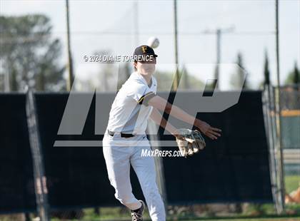 Thumbnail 3 in Villa Park @ Foothill photogallery.
