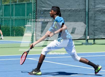 Thumbnail 3 in Davis vs. Dougherty Valley (CIF NorCal Regional Tennis Championships) photogallery.