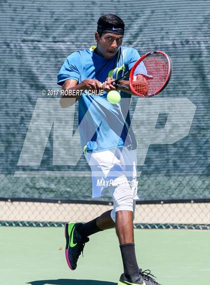 Thumbnail 3 in Davis vs. Dougherty Valley (CIF NorCal Regional Tennis Championships) photogallery.