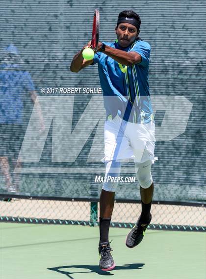 Thumbnail 3 in Davis vs. Dougherty Valley (CIF NorCal Regional Tennis Championships) photogallery.