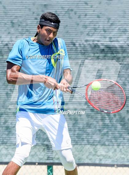 Thumbnail 2 in Davis vs. Dougherty Valley (CIF NorCal Regional Tennis Championships) photogallery.
