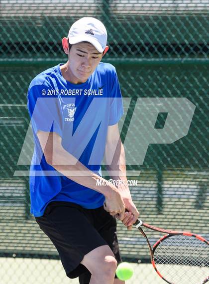 Thumbnail 2 in Davis vs. Dougherty Valley (CIF NorCal Regional Tennis Championships) photogallery.