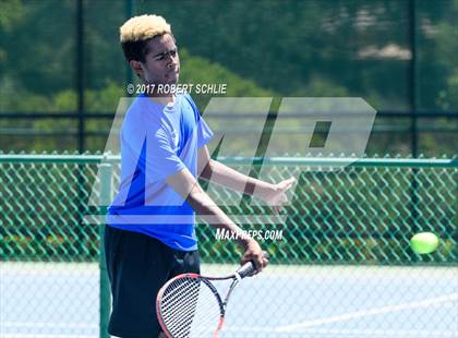 Thumbnail 2 in Davis vs. Dougherty Valley (CIF NorCal Regional Tennis Championships) photogallery.