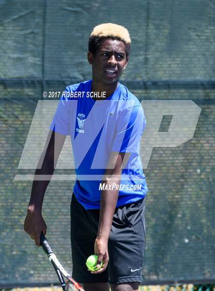Thumbnail 2 in Davis vs. Dougherty Valley (CIF NorCal Regional Tennis Championships) photogallery.