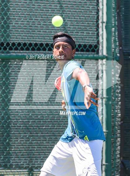 Thumbnail 3 in Davis vs. Dougherty Valley (CIF NorCal Regional Tennis Championships) photogallery.