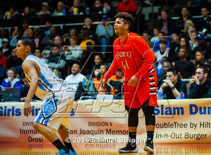 Thumbnail 2 in Central vs. Clovis North (CIF CS D1 Final) photogallery.