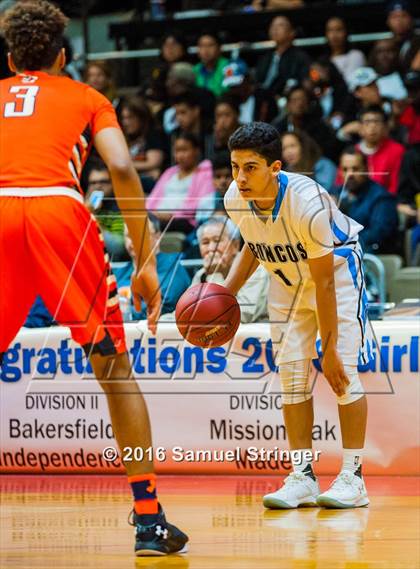Thumbnail 1 in Central vs. Clovis North (CIF CS D1 Final) photogallery.