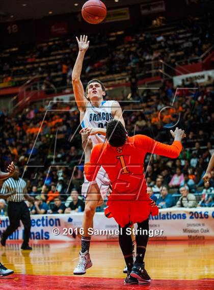 Thumbnail 2 in Central vs. Clovis North (CIF CS D1 Final) photogallery.