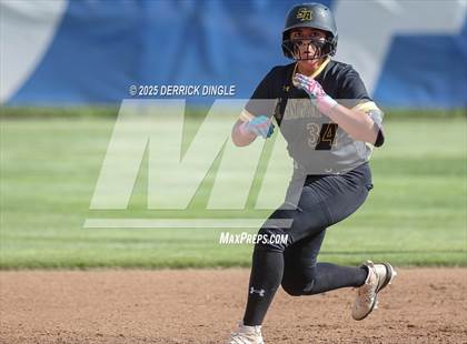 Thumbnail 3 in St. Anthony's vs Kellenberg Memorial (NSCHSAA Final) photogallery.