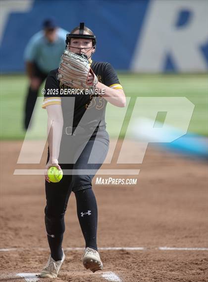 Thumbnail 3 in St. Anthony's vs Kellenberg Memorial (NSCHSAA Final) photogallery.